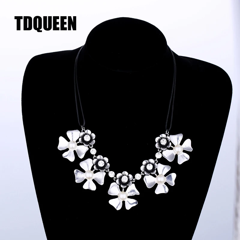 

TDQUEEN Pendant Necklace for Woman Large Crystal Rhinestone Jewelry Gift Heart Shape Rope Chain Fashion Jewelry Choker Necklace
