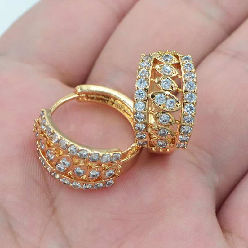 AAA+ Cubic Zirconia Gold Color Fashion Luxury Clear CZ Wedding Huggie Hoop Earrings for Women