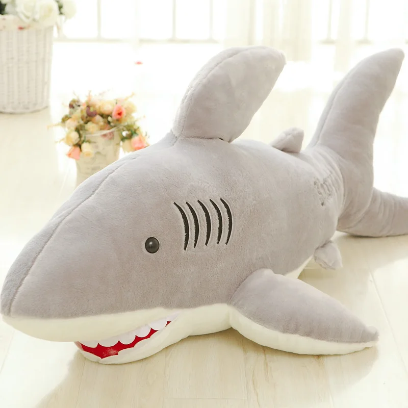 tiburon de peluche gigante