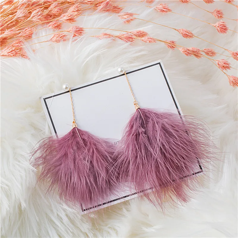 

Youga Feminine feathers pompom pearl earrings in vintage fashion Bohemian elegant fashion long earrings for women