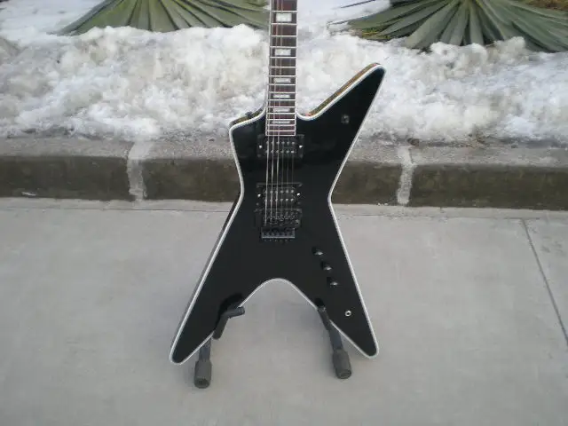 

Premium custom 6 string electric guitar, bright black, one piece connection, free delivery, body guitar.