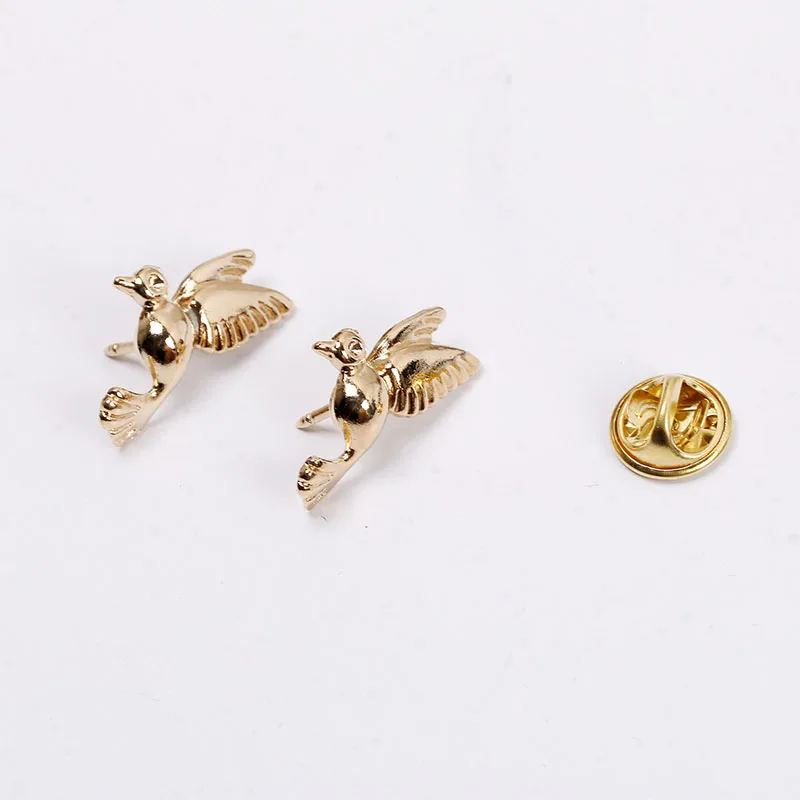 

Brooches cute Hungry Games Mocked the Birds pins Scarf Sweater Shoulder Metal Suit Collar Pin Kids Men Women mini broches gift