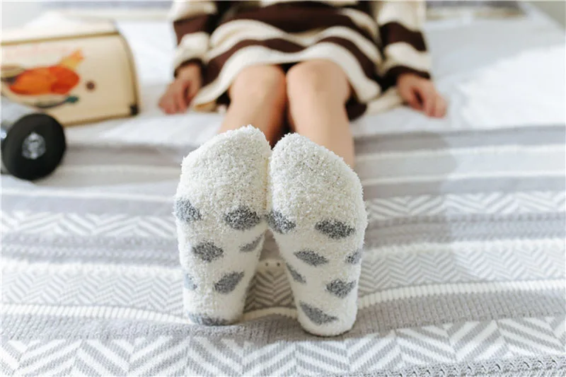 [WPLOIKJD] Зимние Забавные милые махровые носки с вышитыми овечками и ушками; носки-тапочки с животными; женские носки для сна Kawaii Skarpetki Sox