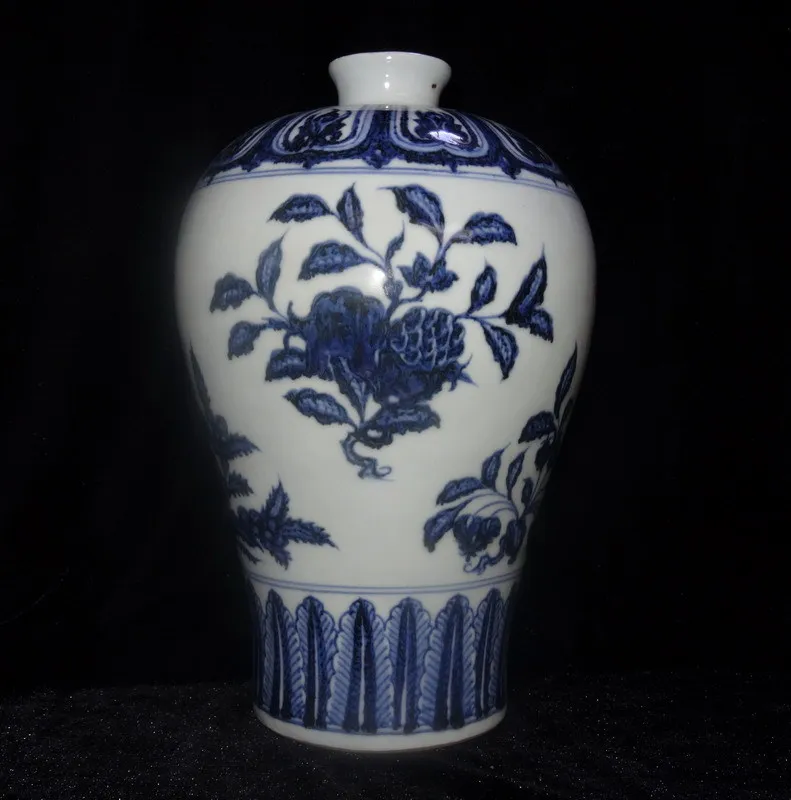 Ming Dynasty YongLe blue and white porcelain flowers and fruits vase