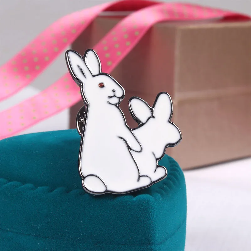

LNRRABC Sale Fashion Cute White Rabbits Brooch Pins Wholesale Women Jewelry Christmas Gift women bag pins broches mujer