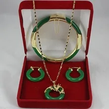 

fine Lovely Wonderful word green gem necklace pendants earrings bracelets Set gem women's jewelry