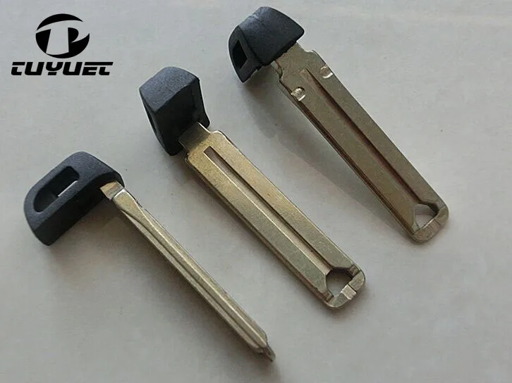 

Smart Key Blade For Toyota Alpha Camry, Highlander, RAV4 Smart Card Emergency key Blade