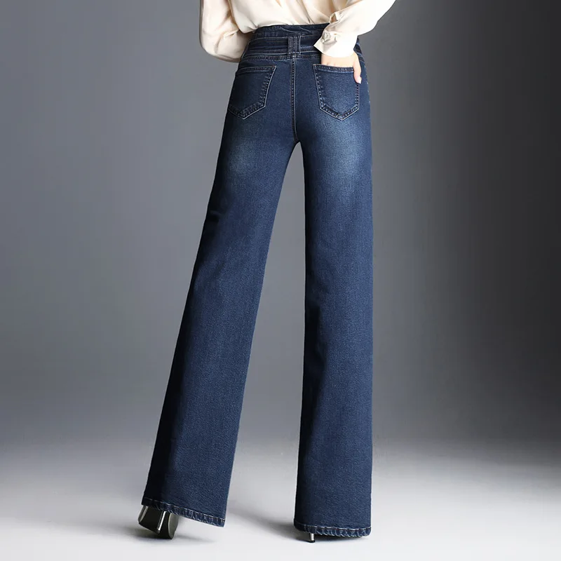 dark blue jeans straight leg