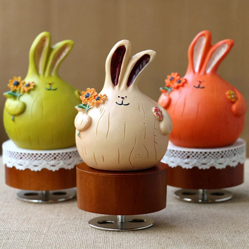 

Fat rabbit picking flowers Clockwork Rotation Round Musical Boxes Wooden Music Box Wood Crafts Gift Home Decoration Accessories