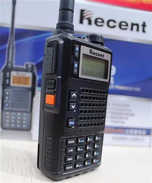 Высокая мощность 10 Вт трехдиапазонный VHF/UHF двухсторонний радиопередатчик приемопередатчик радиоприемники w/DTMF/ANI/Scramble функция+ светодиодный фонарик