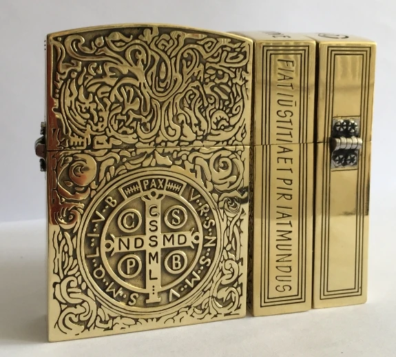 

Five-sided carving botto 1941 Replica Constantine lighter 78*50*17mm The original machine 1: 1 Hand-carved ZP