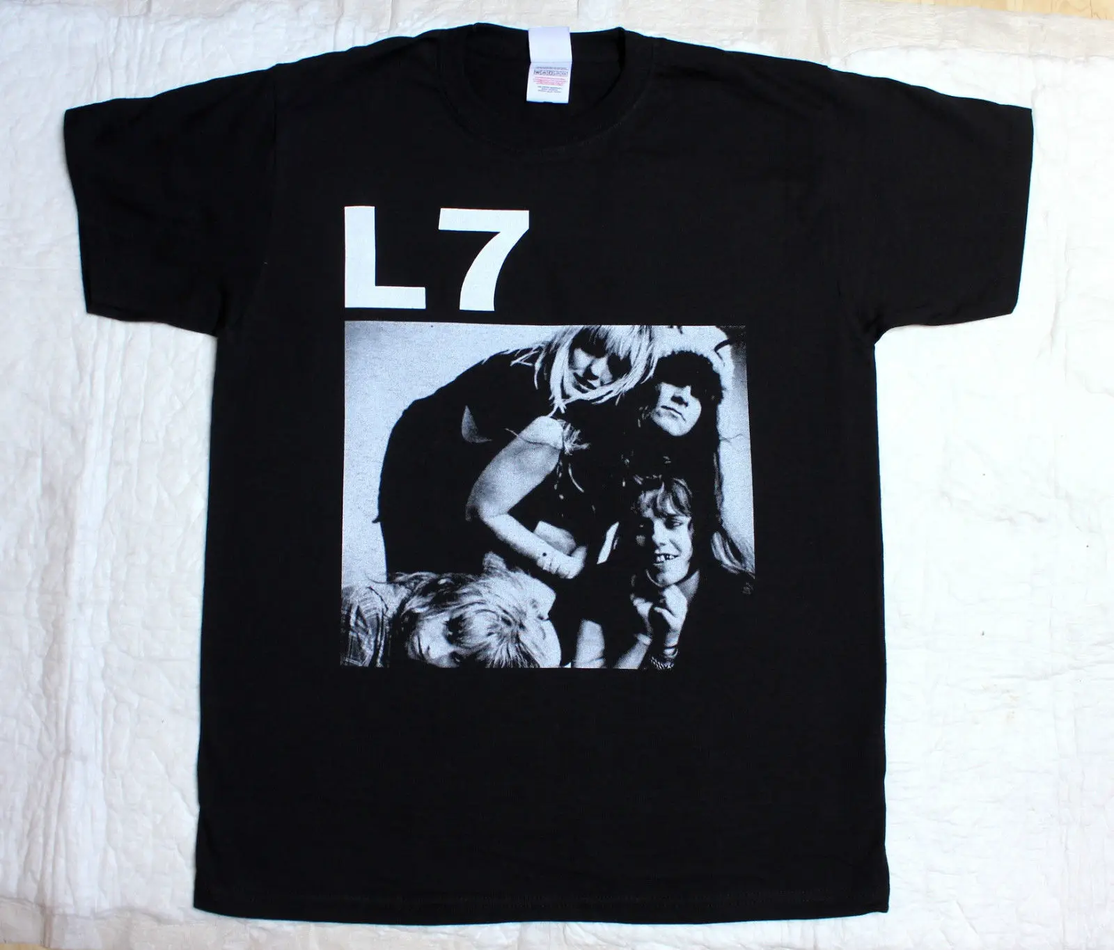 

L7 BAND ALTERNATIVE METAL BABES IN TOYLAND 7 YEAR BITCH HOLE NEW BLACK T-SHIRT