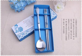 

Free Shipping wedding favor gift giveaways blue and white porcelain spoons and chopstick in paper box party souvenir 100set/lot