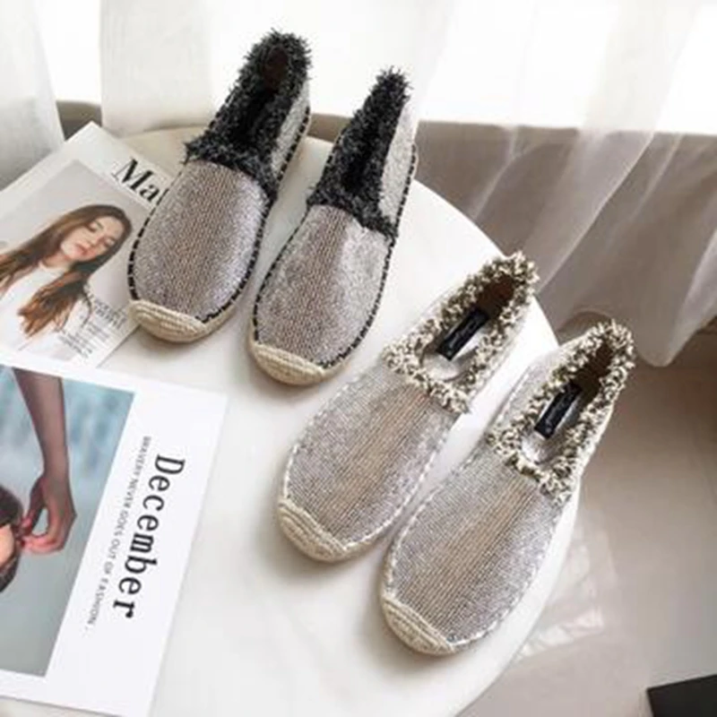 

2018 straw new Korean version of the wild one pedal flat shoes female sequins Lok Fu shoes women.