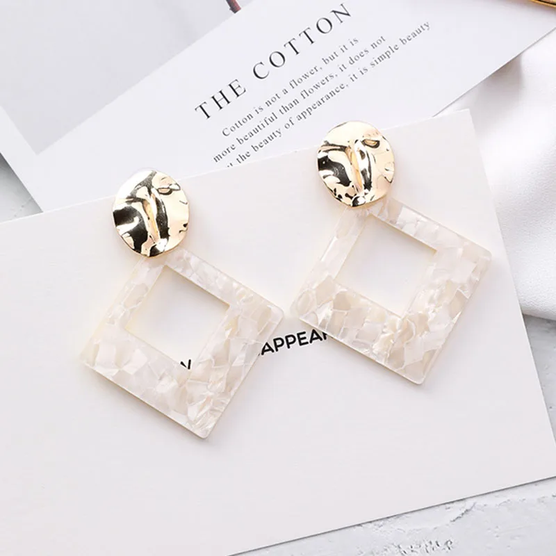

2018 Modern Women OL Chic Gold Color Bumpy Metal Geometric Splice Shell Statement Earrings Ladies White Drop Earring