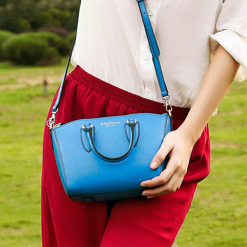 

Spring 2019 New Kind of Female Bag Korean Version Fashion Mini Hand-held Bill of Lading Shoulder Slanting Saucer Bag Dinner Bag