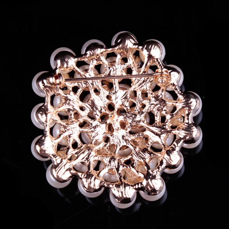 baiduqiandu-Brand-Classic-Imitation-Pearls-and-Crystal-Flower-Wedding-Bouquets-Brooches (1)
