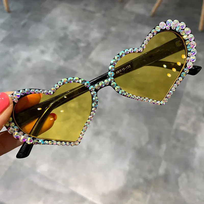 Vintage Heart Sunglasses Women Fashion Luxury Rhinestone Decoration Cat Eye Sunglasses Men Eyeglasses Oculos Clear Glasses Vintage Heart Sunglasses Women Fashion Luxury Rhinestone Decoration Cat Eye Sunglasses Men Eyeglasses Oculos Clear Glasses