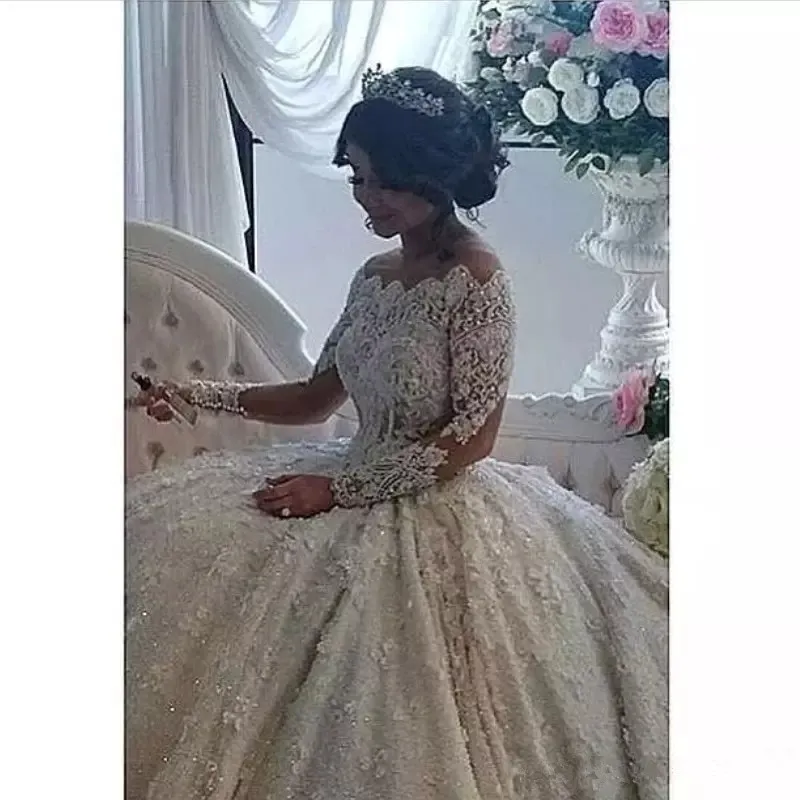 vintage-full-lace-appliques-wedding-dresses-glamorous-beaded-off-shoulder-long-sleeves-lace-wedding-dress-2018-elegant-bridal-wedding-gown.webp (2)_