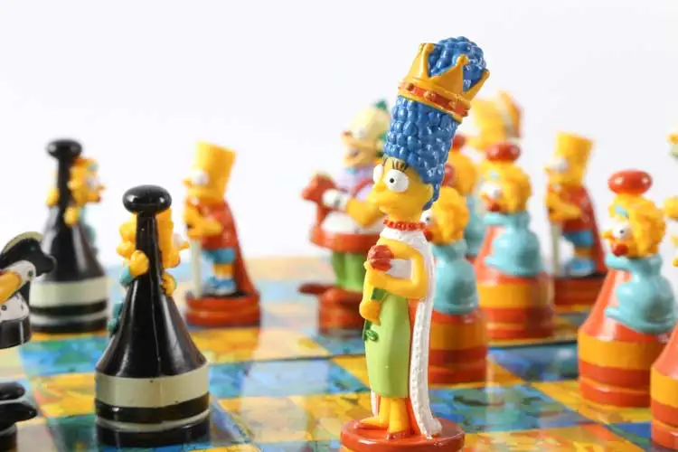 шахматные фигуры из дерева. шахматы герои меча и магии 3. шахматы герои меча и магии 3. настолка герои 3. шахматы россия.