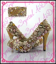Aidocrystal luxus goldene strass handgemachte blume glitter niedrigen ferse hochzeit schuhe und passende handtasche