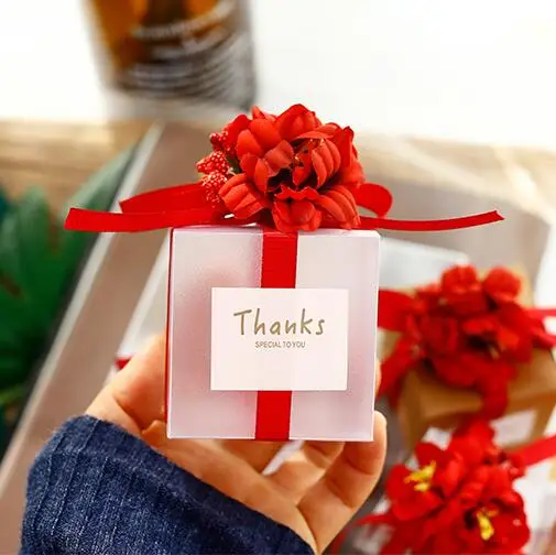 

50 X Forest Series Kraft Paper / PVC Red Flower Wedding Favors Candy Boxes Bomboniera Chocolate Box Party Supplies Gift Box