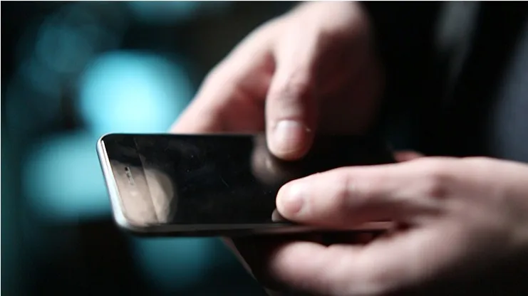 Chris Kenworthey and Mark Mason Present EYEPHONE (Gimmick and Online Instructions) by Alan Boyd 5