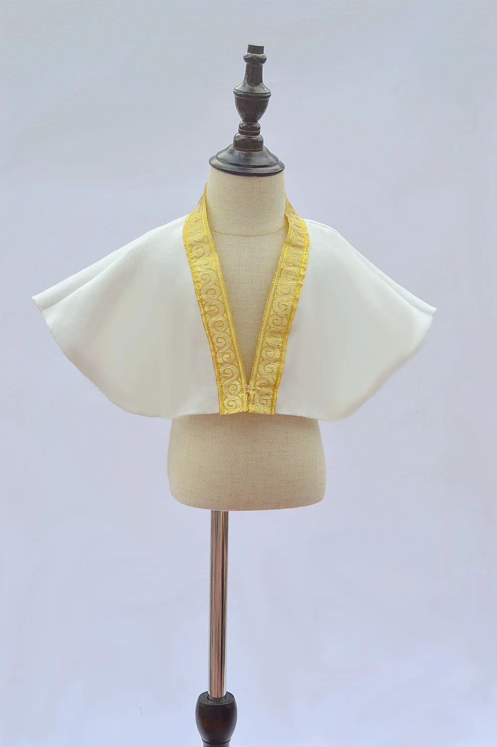 

Toddler boy girl Woolen Coat Embroidered prayer cape shawl Christmas sacred Gold Coat Warm Lolita Style Lace Cloak cape