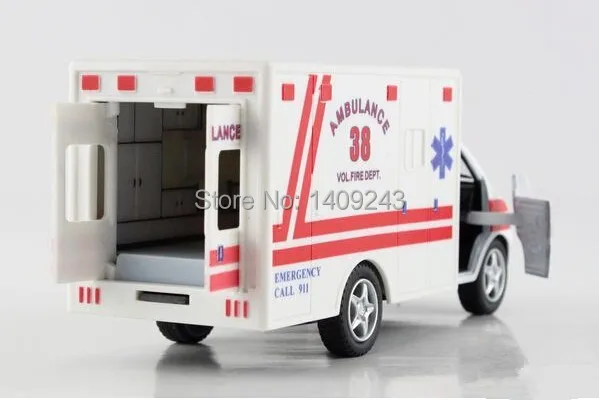1 24 scale model ambulance