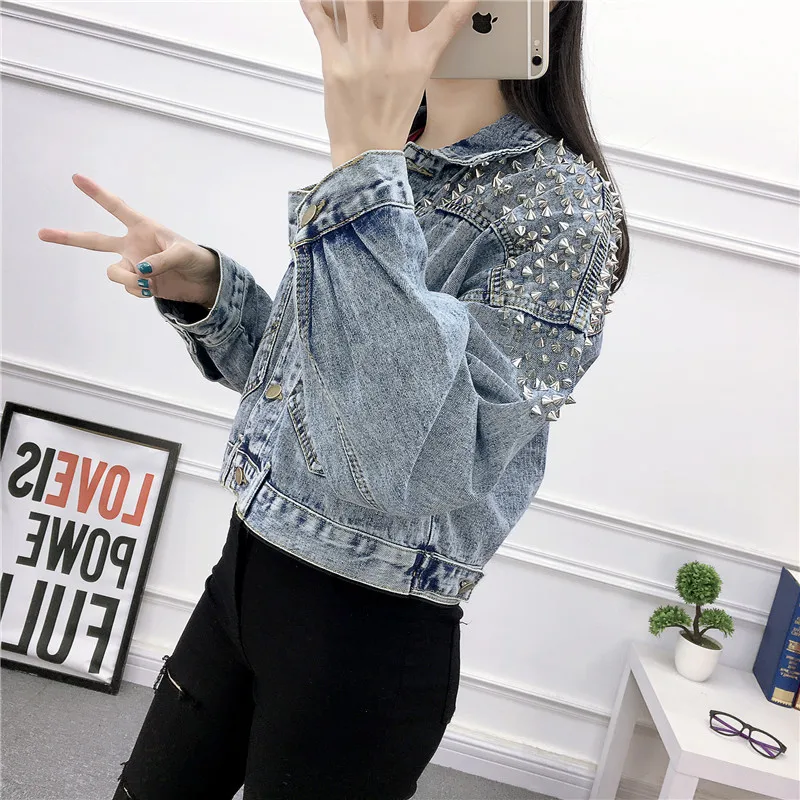 Retro Women's Denim Jacket With Rivet 2019 Spring Streetwear Long Sleeve Pockets Ladies Jean Jackets Loose Short Outwear Femme