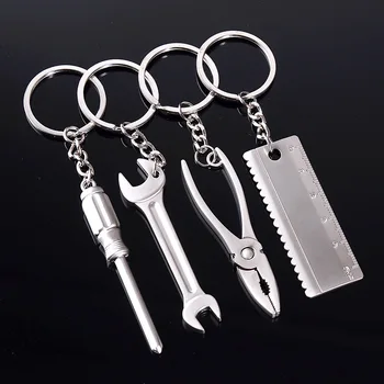 

5 Pieces Multiple Styles Practical Mini Screwdriver Tools Metal Preservative Durable Car Key-ring Men's Ornaments Gift