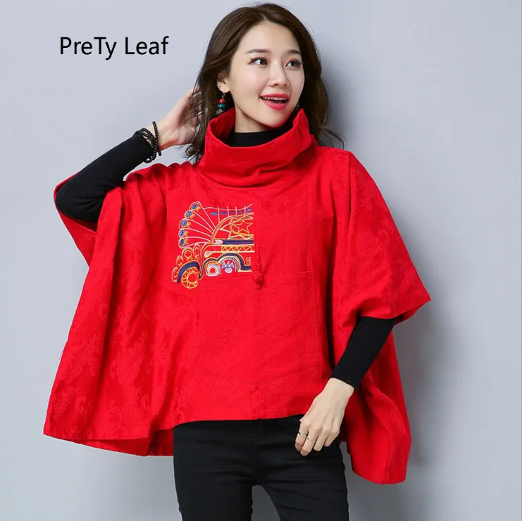 Осеннее короткое жаккардовое пальто с вышивкой в национальном стиле