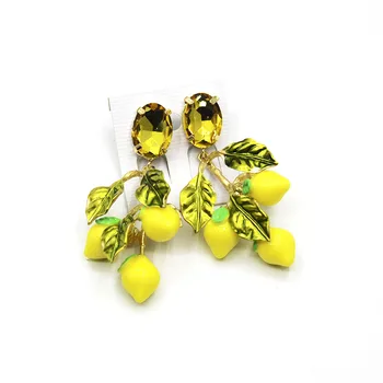 

2017 new catwalk section Baroque earrings lemon leaves large circle temperament retro big earrings 545
