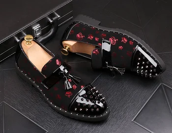 

Fashion men's dress shoes punk rivets rhinestones party wedding shoes pointed flat shoes nightclub stage shoes casual shoe