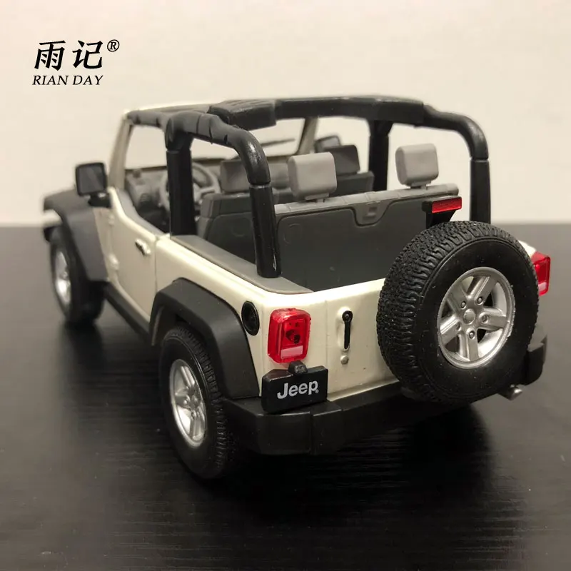 3 шт./лот с высоким берцем на каждый день 1/24 масштабная модель автомобиля игрушки 2007 Jeep Wrangler SUV литая модель металлическая модель автомобиля игрушка