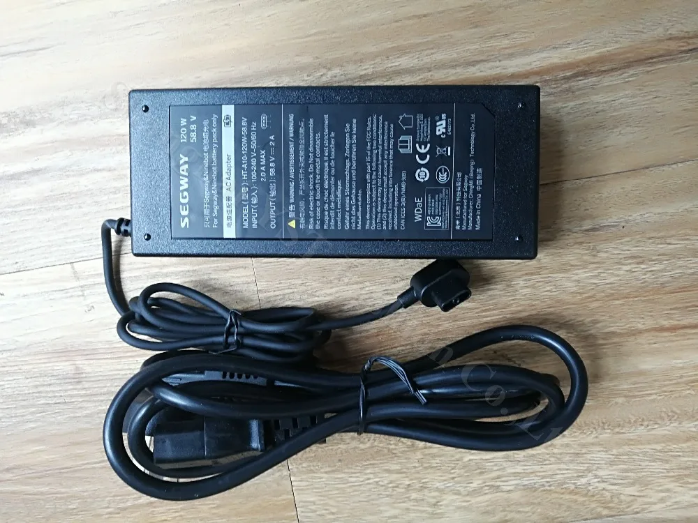 Z10   充电器01