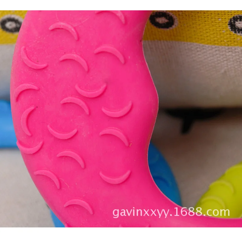 2892237239_527256225