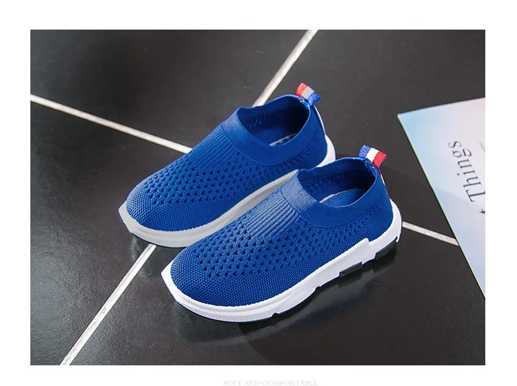 sapatos para meninas e meninos de pouco