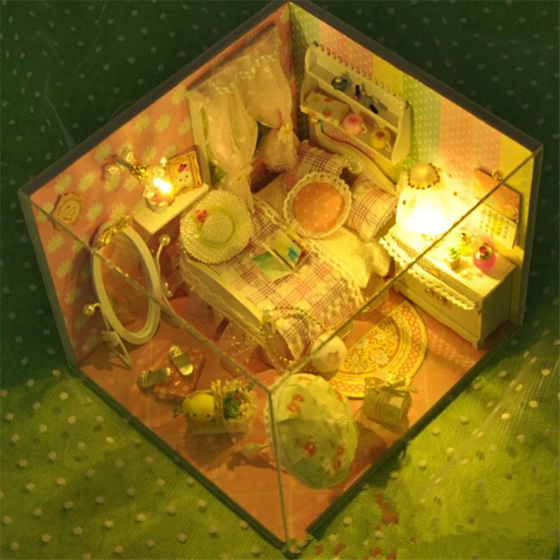 

T-Yu TD10 Spring Language House DIY Dollhouse With Light Cover Miniature Model Gift Collection Decoration Kit Models Toys