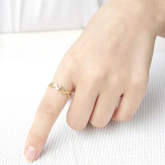 Shuangshuo New Fashion Wave Ring Engagement Ring Wedding Ring Silver Zig Zag Wave Band Rings for Women Gifts JZ032