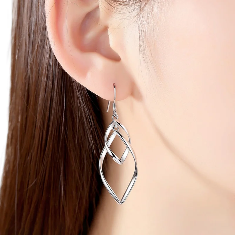 

Hollowed Out Tassel Fashion Earrings for Women Drop Earrings 2018 Metal Long Trendy Dangle Earrings Modern Jewelry For Women W3