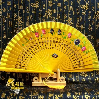 Новые продукты Cheongsam красный Craft Ladies'Folding Fan окрашенный деревянный полый двухсторонний вентилятор страстный испанский танец - Цвет: 25