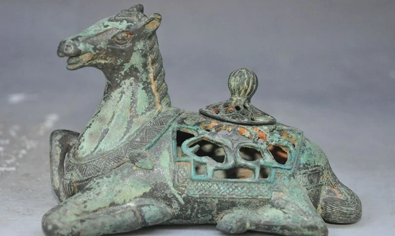 

6"marked old chinese Pure bronze Animal Horse lucky statue Incense burner Censer