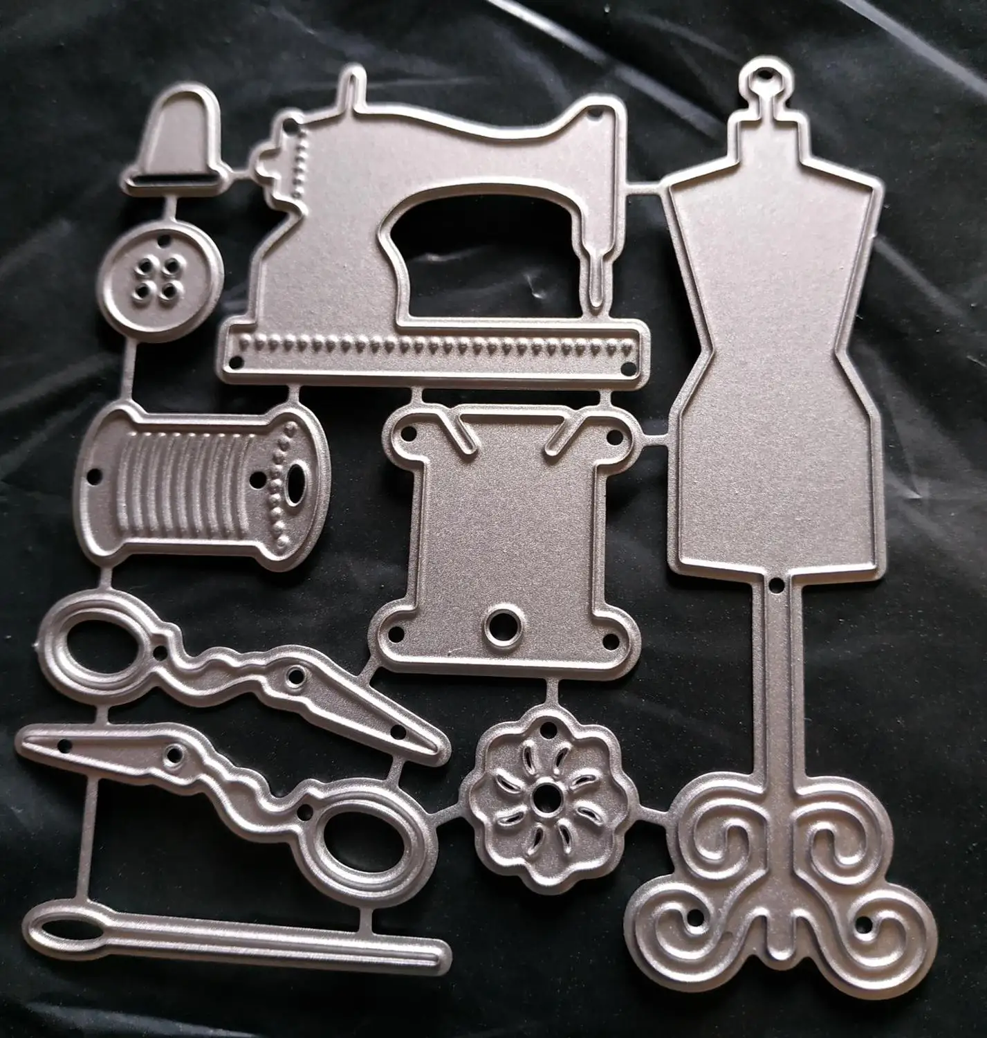 

Sewing Tool Set Craft Dies Metal Steel Cutting Dies For DIY Scrapbooking Embossing Paper Cards Decorative Crafts Dies Cut
