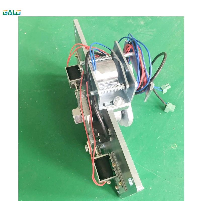 

Semi-automatic tripod rotating machine movement