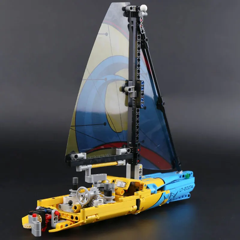 

The 369Pcs Technic Series Racing Yacht Set Building Blocks Bricks Educational Toys AS Birthday Gifts for Kids