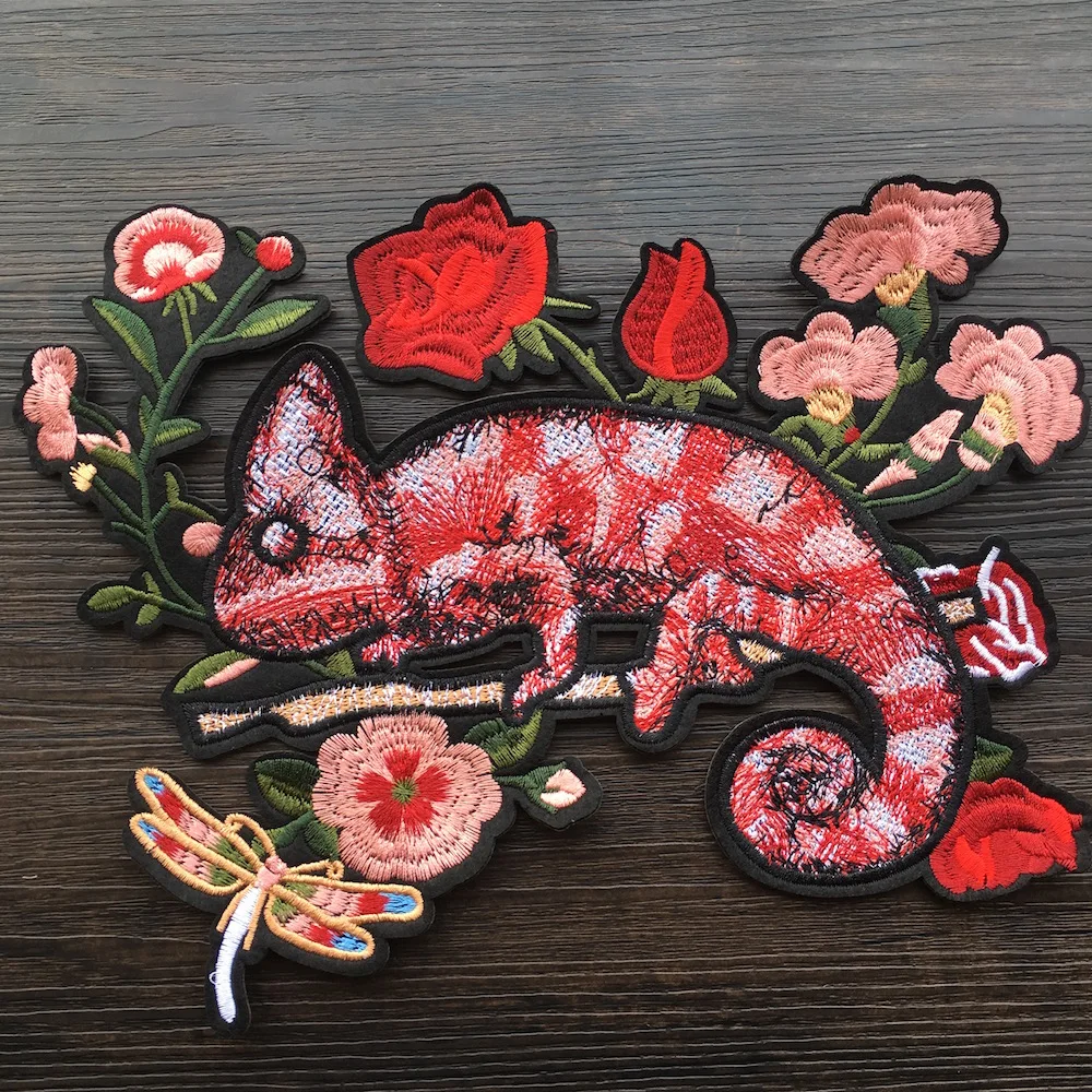 

1Piece New Arrival Big Red Lizard with Flower Embroidery Patches Iron on Applique for Clothing DIY Accessories LSHB711