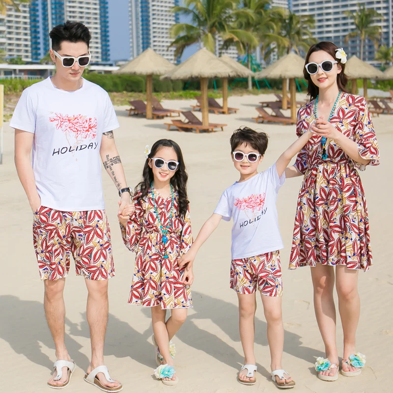 

Family Matching Outfits Mother Daughter Dresses Mommy and Me Clothes Father Son Clothing Set Family Look Beachwear Dress Clothes