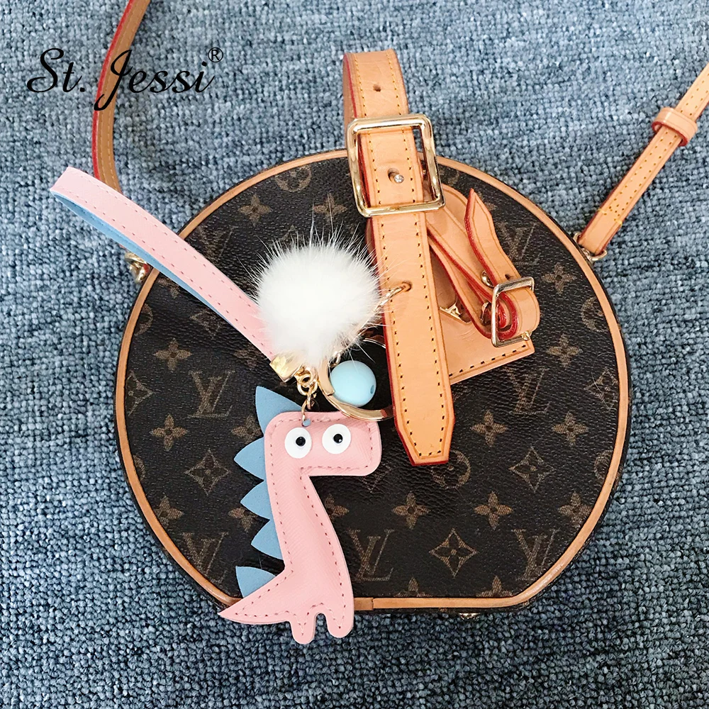 

12pcs Cute Pu Leathe Little Dinasour Shape Car KeyRing Keychain Bag Charm Trinket Chaveiros Bag Accessories Punk Style Pendant