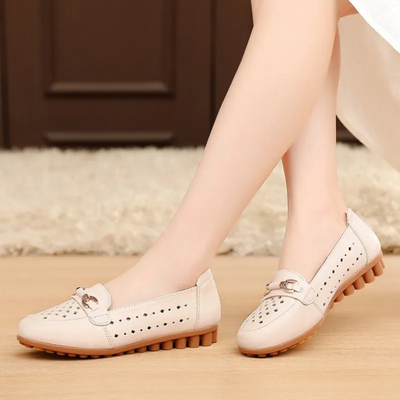 

2019 summer new real leather women shoes casual sandals soft breathable non-slip light classic black middle-aged ladies sandals